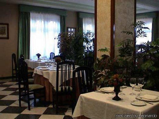 La Sierra Hotel Antequera Restoran foto